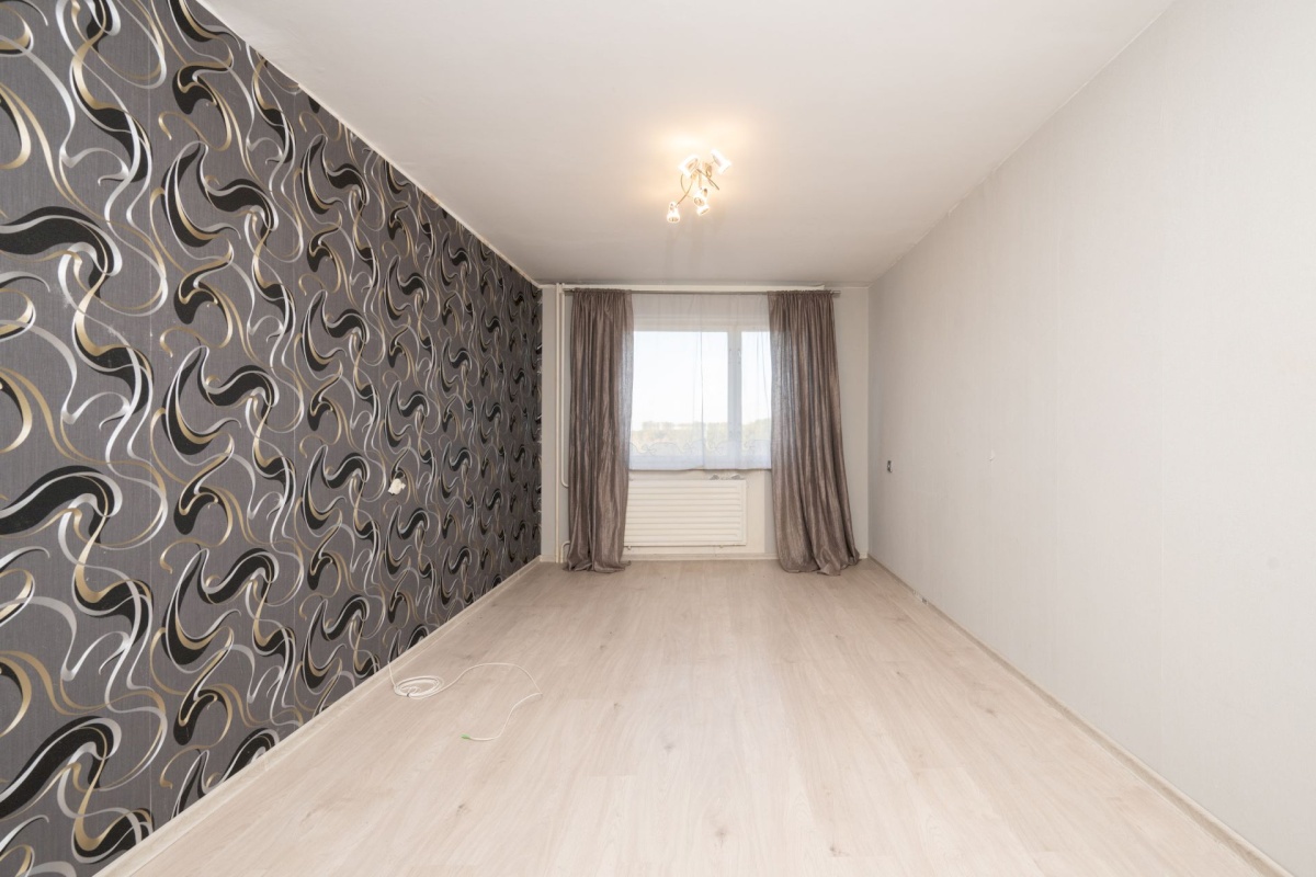 Tallinn, Haabersti linnaosa, Väike-Õismäe, Õismäe tee 142