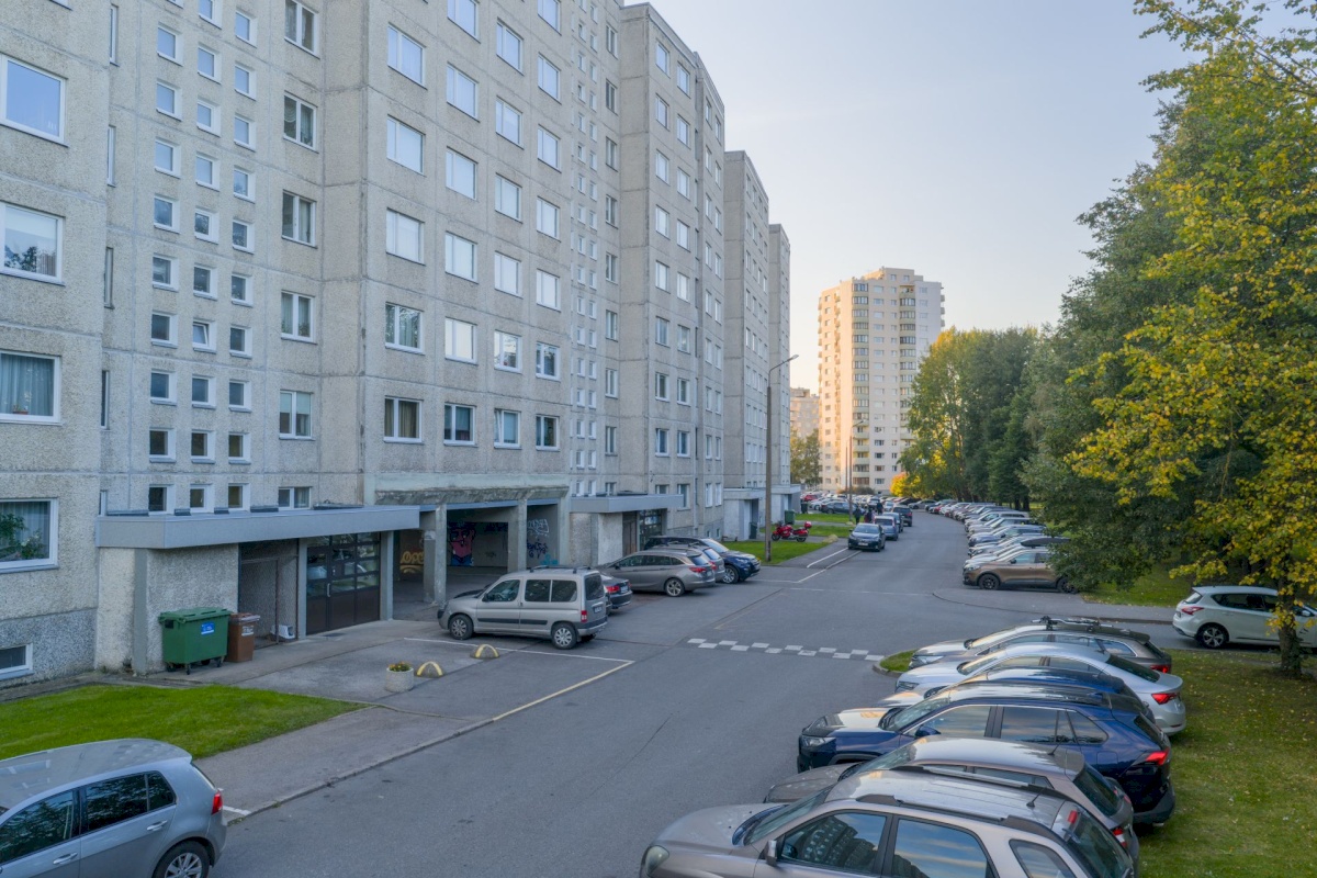 Tallinn, Haabersti linnaosa, Väike-Õismäe, Õismäe tee 142