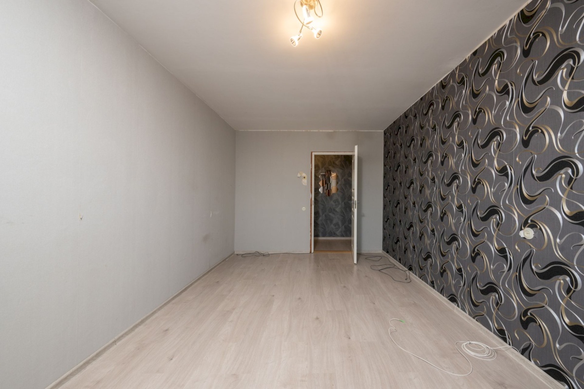 Tallinn, Haabersti linnaosa, Väike-Õismäe, Õismäe tee 142