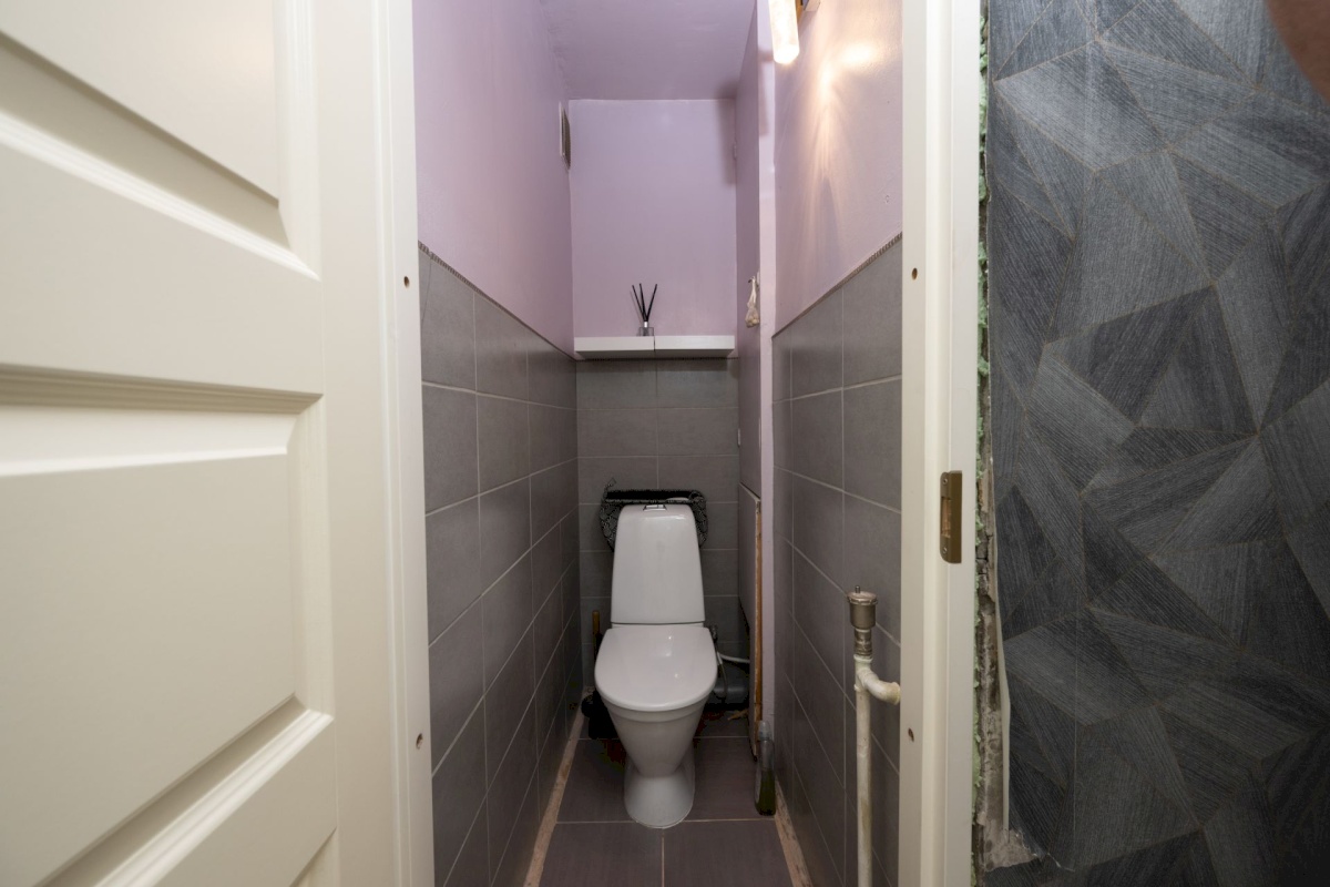 Tallinn, Haabersti linnaosa, Väike-Õismäe, Õismäe tee 142