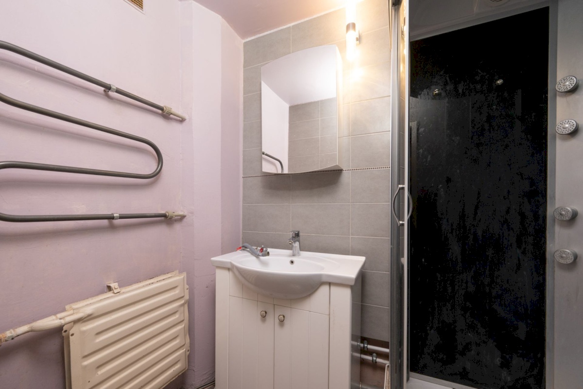 Tallinn, Haabersti linnaosa, Väike-Õismäe, Õismäe tee 142