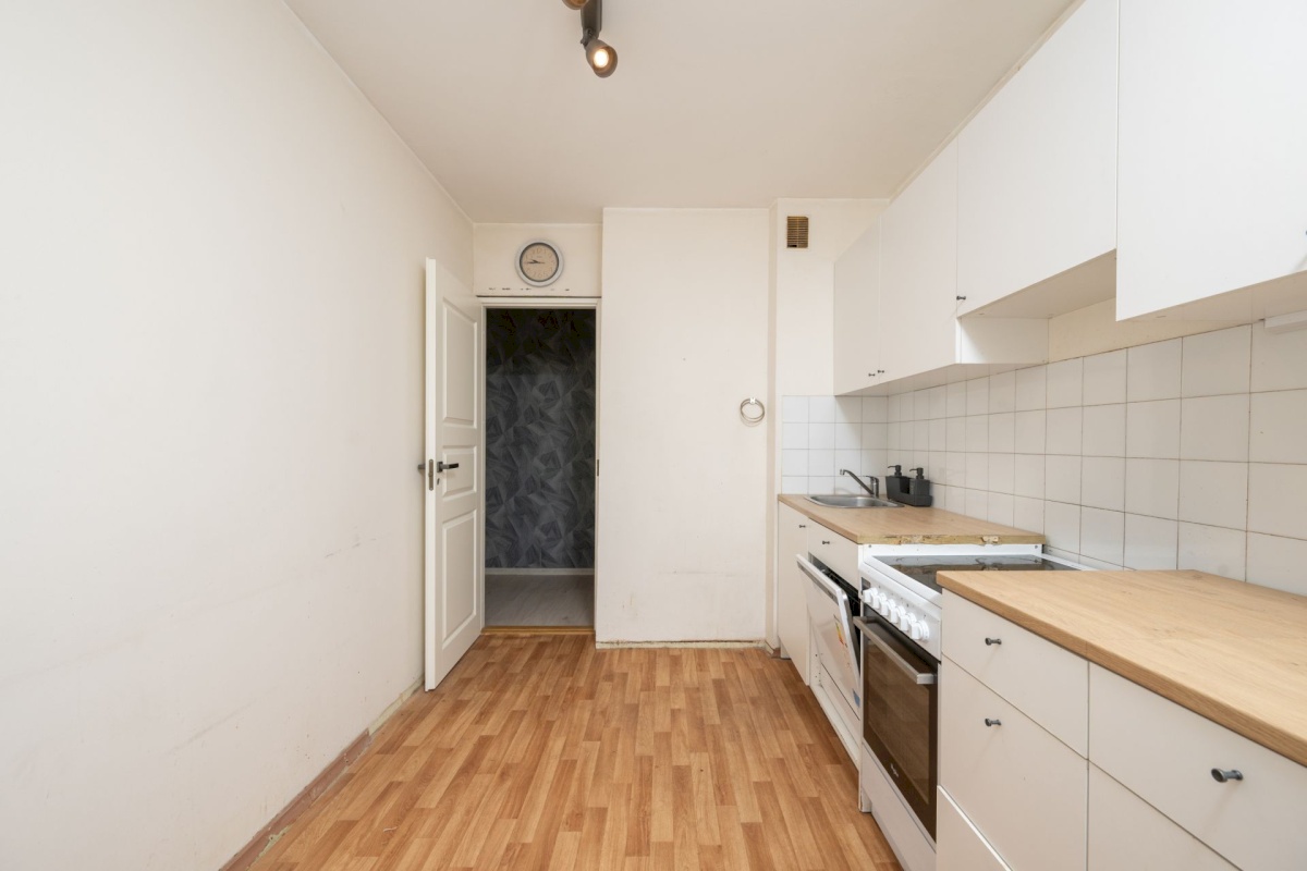 Tallinn, Haabersti linnaosa, Väike-Õismäe, Õismäe tee 142