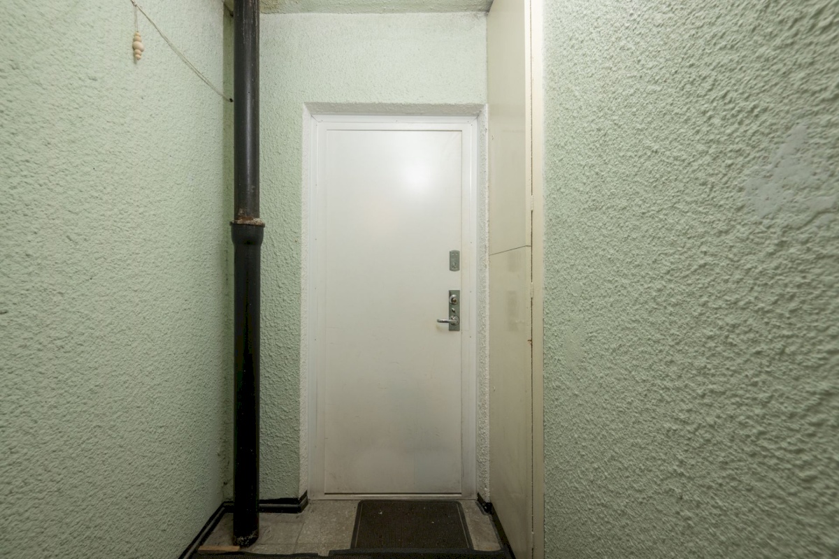 Tallinn, Haabersti linnaosa, Väike-Õismäe, Õismäe tee 142