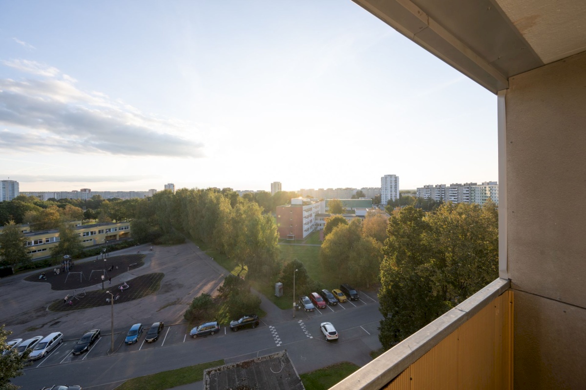 Tallinn, Haabersti linnaosa, Väike-Õismäe, Õismäe tee 142