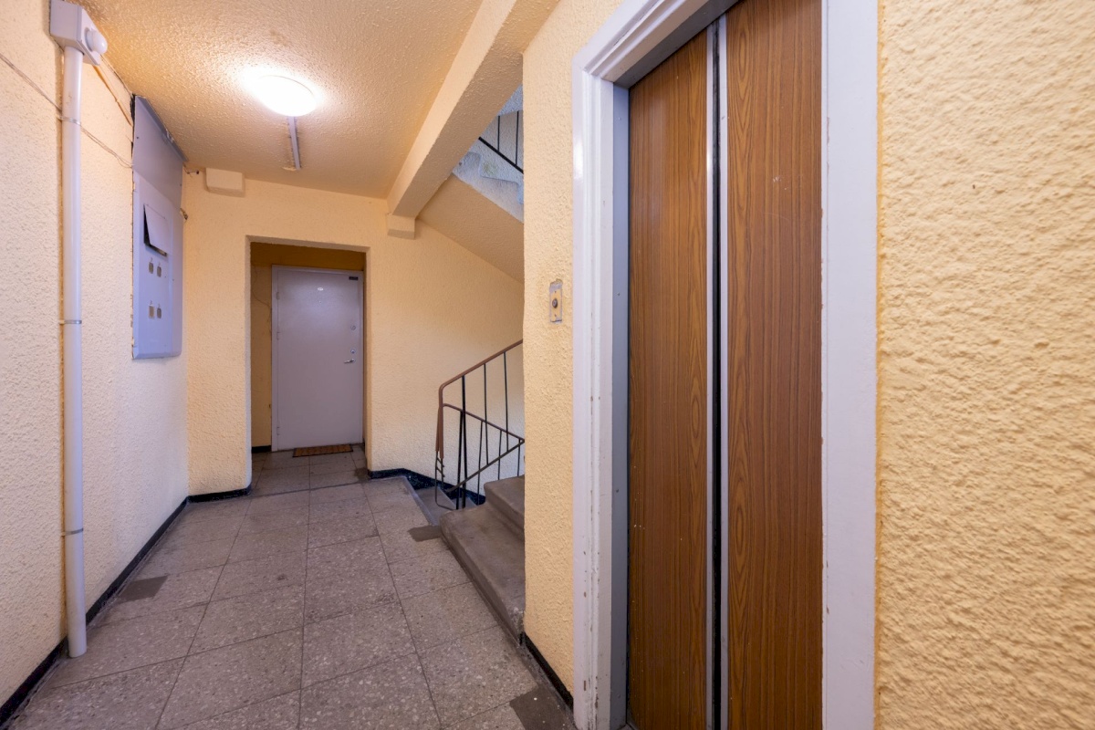 Tallinn, Haabersti linnaosa, Väike-Õismäe, Õismäe tee 142