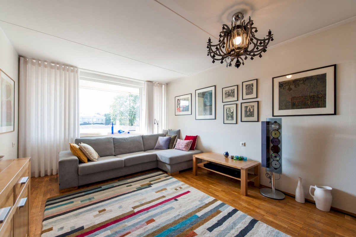 Tallinn, Kesklinna linnaosa, Torupilli, J. Kunderi tn 8