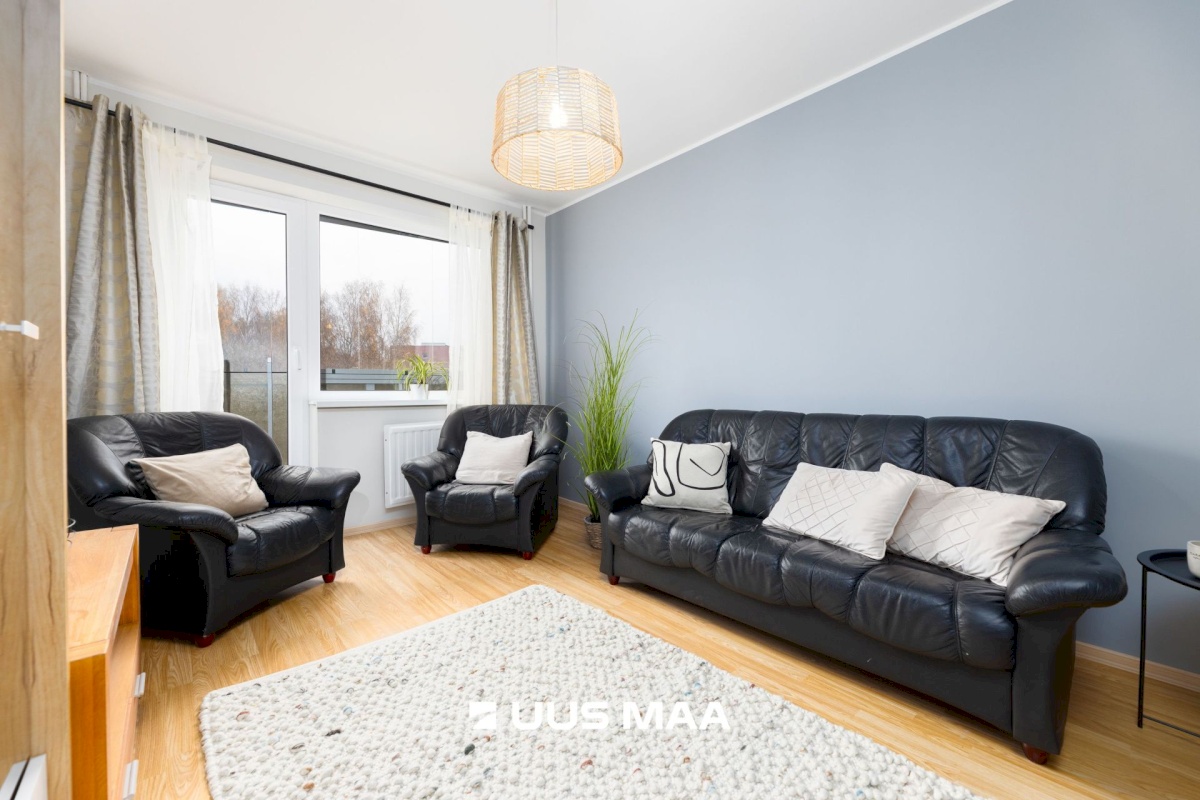 Tallinn, Haabersti linnaosa, Väike-Õismäe, Õismäe tee 142