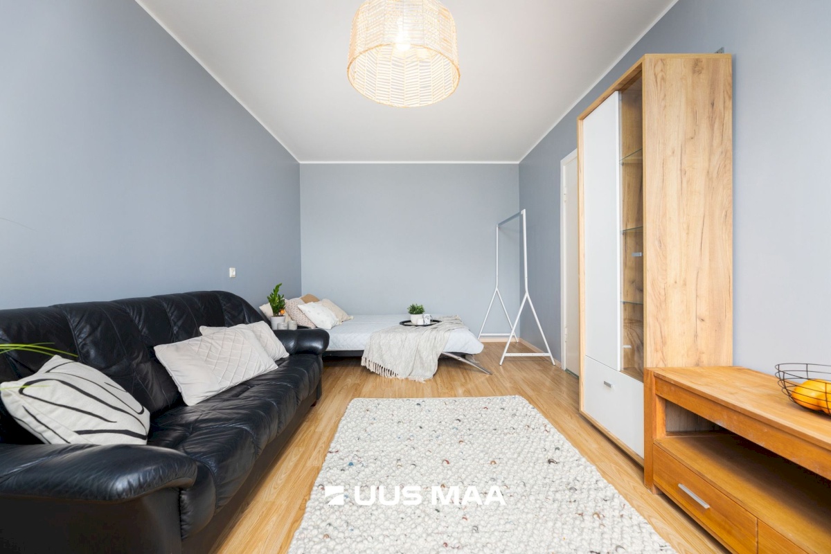 Tallinn, Haabersti linnaosa, Väike-Õismäe, Õismäe tee 142