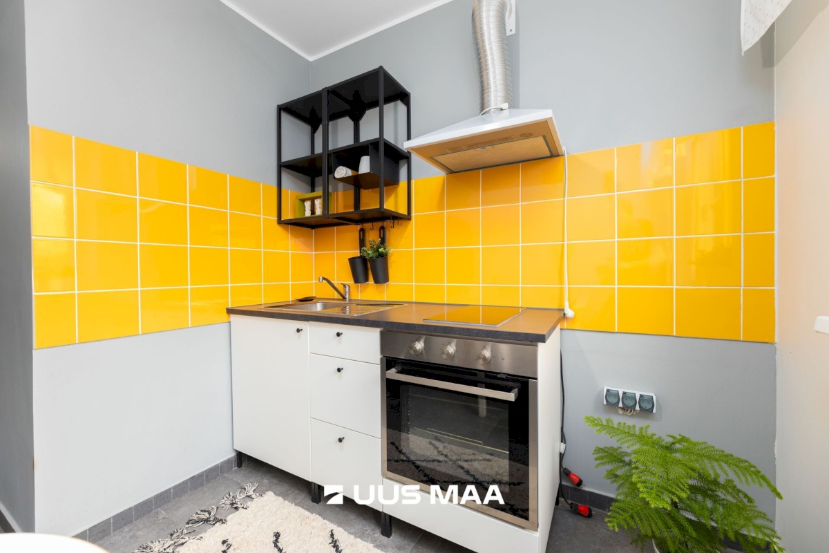 Tallinn, Haabersti linnaosa, Väike-Õismäe, Õismäe tee 142