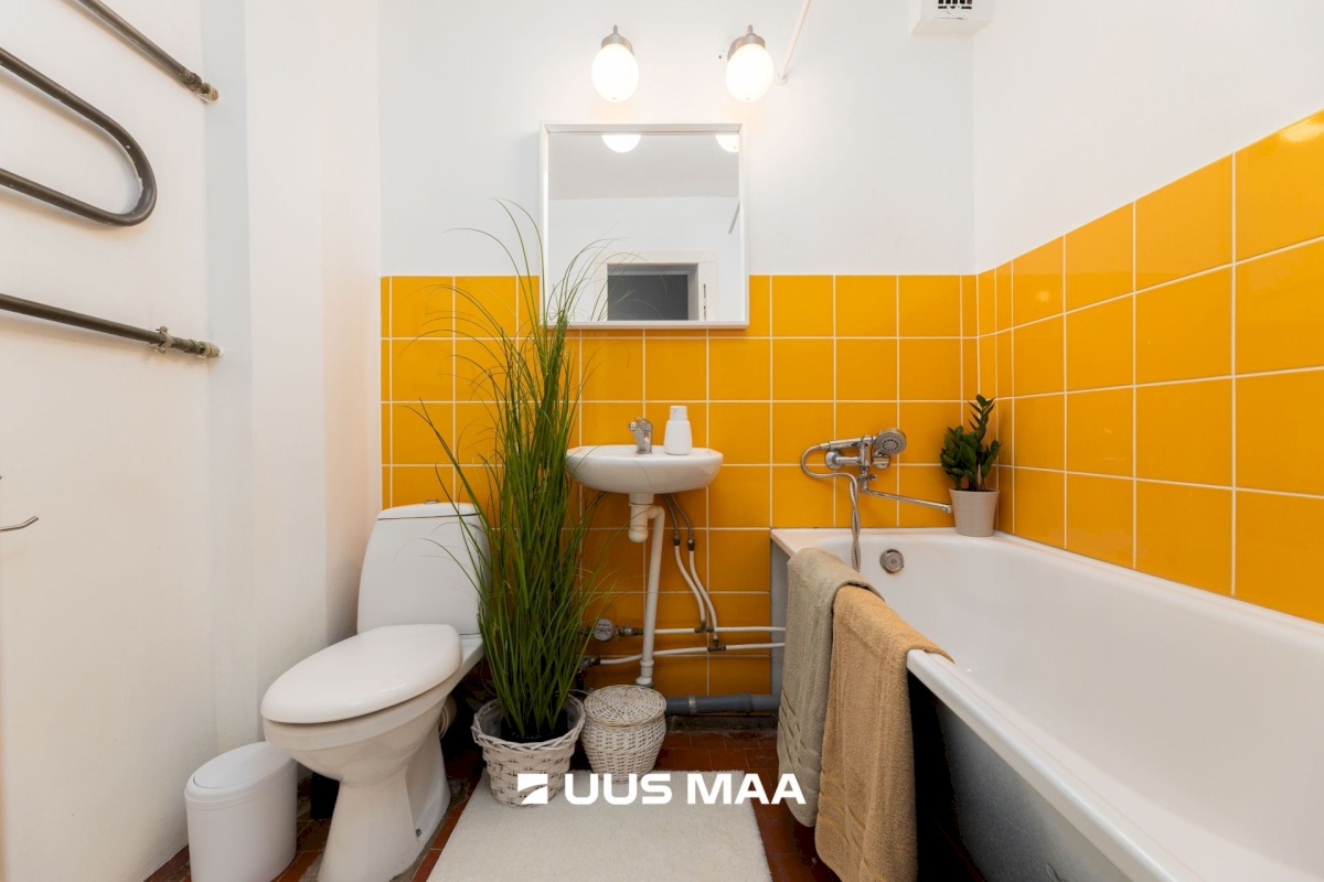 Tallinn, Haabersti linnaosa, Väike-Õismäe, Õismäe tee 142