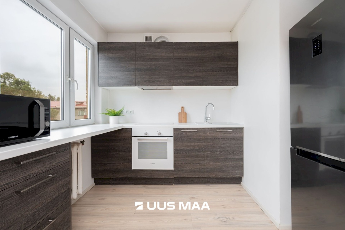 Tallinn, Mustamäe linnaosa, Mustamäe, Mustamäe tee 102