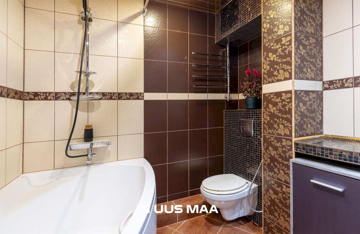 Tallinn, Haabersti linnaosa, Väike-Õismäe, Õismäe tee 148