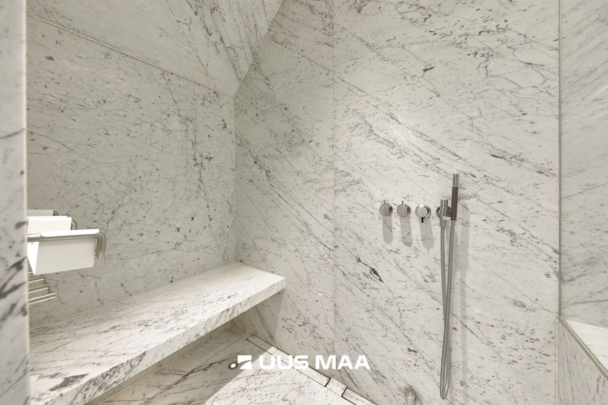 Tallinn, Kesklinna linnaosa, F. R. Kreutzwaldi 10