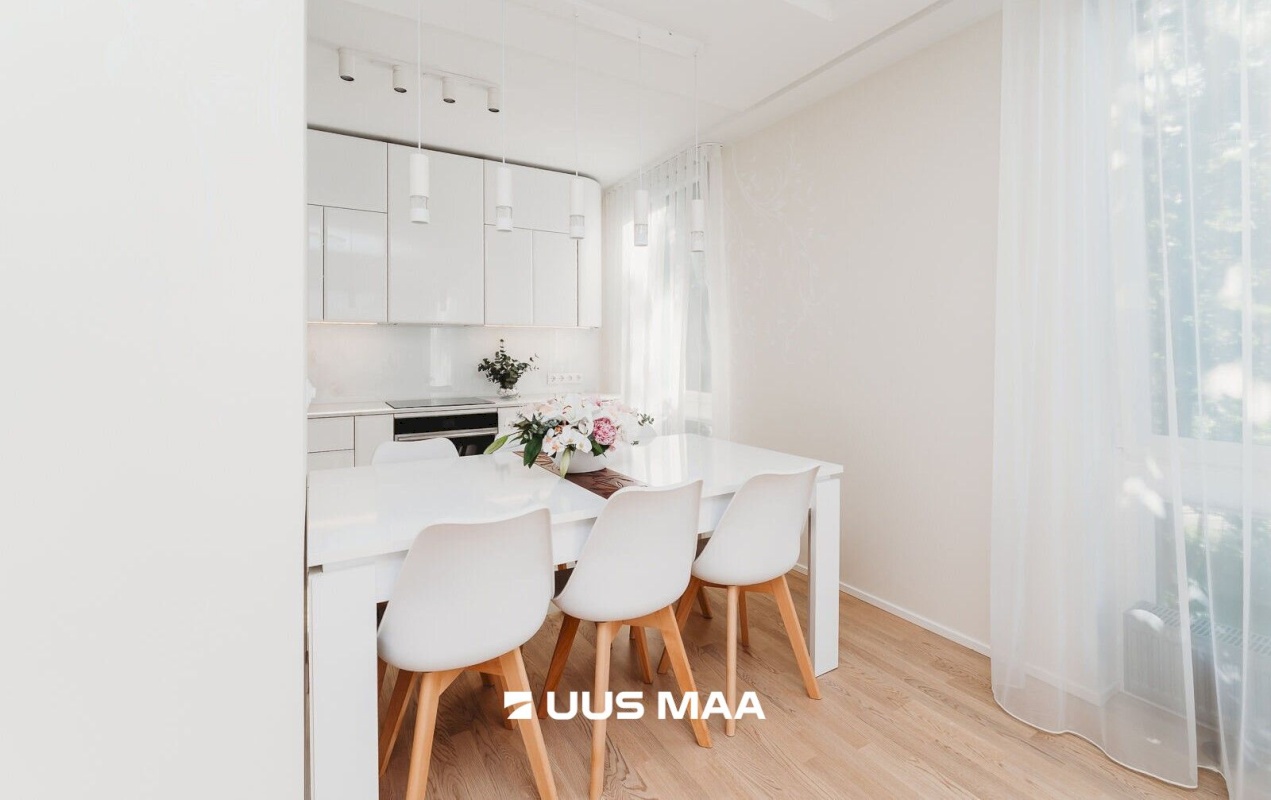 Tallinn, Kesklinna linnaosa, Kadriorg, Liivaoja 2