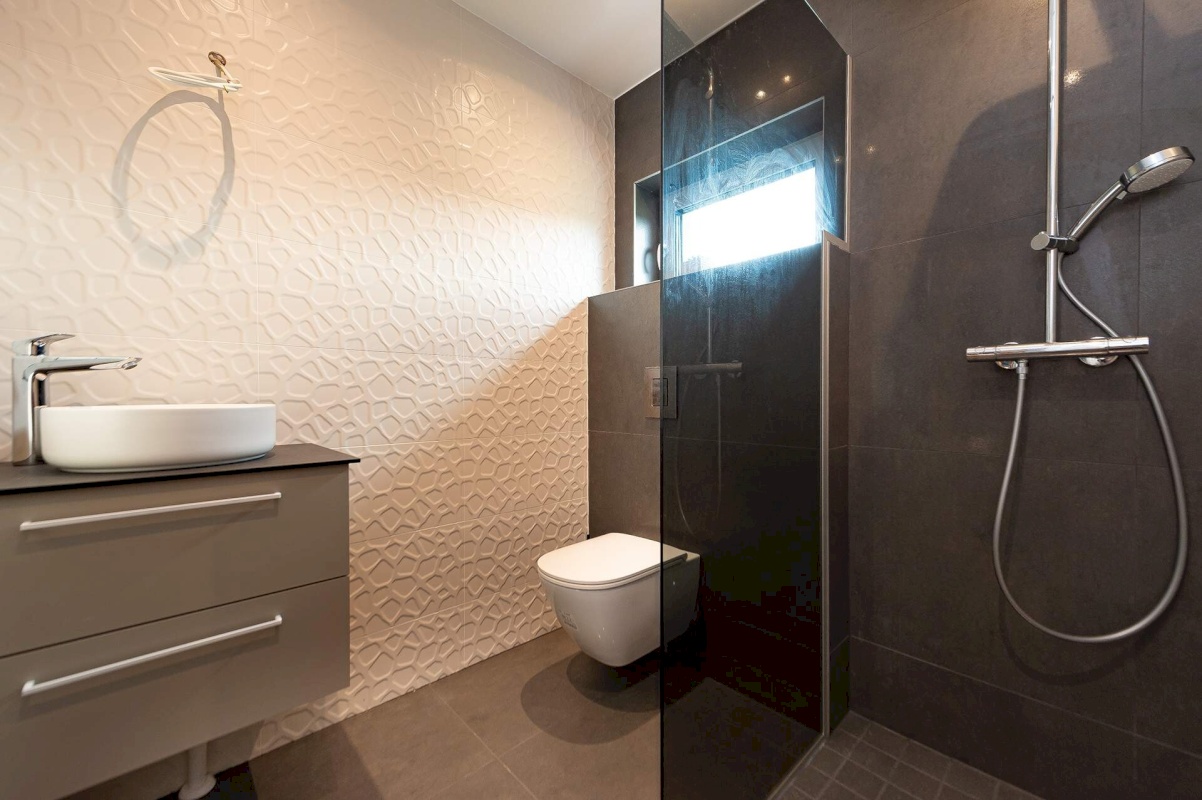 Anija vald, Kehra linn, Aia tn 2