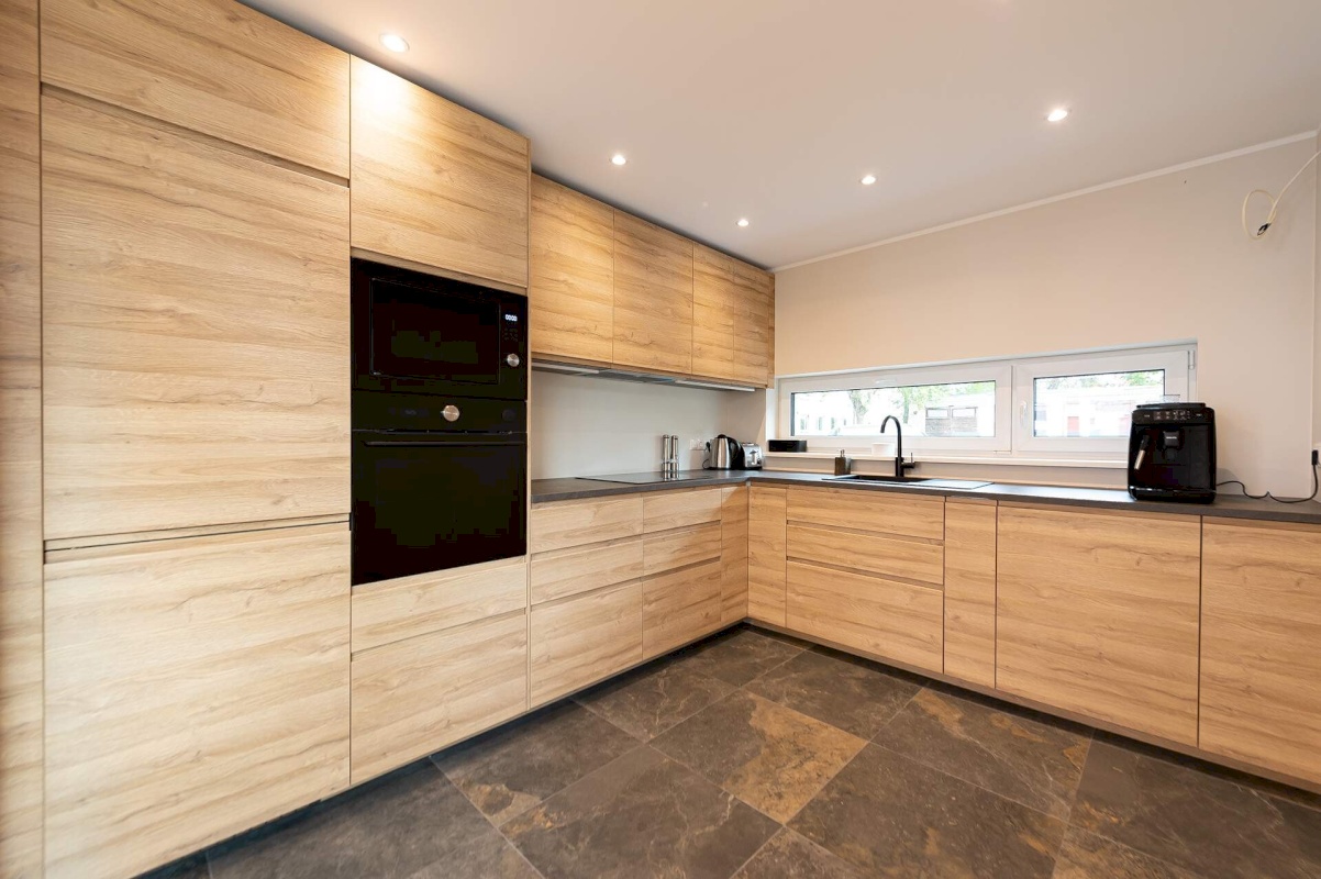 Anija vald, Kehra linn, Aia tn 2