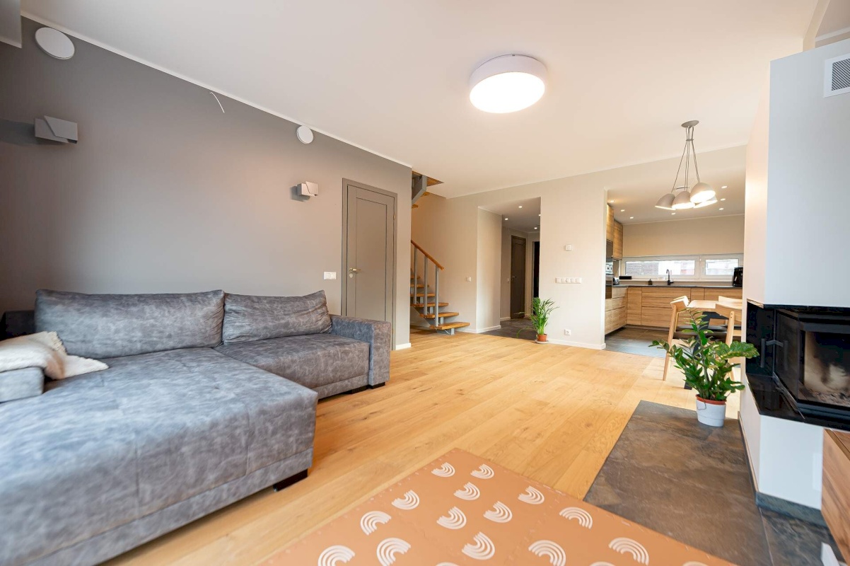 Anija vald, Kehra linn, Aia tn 2