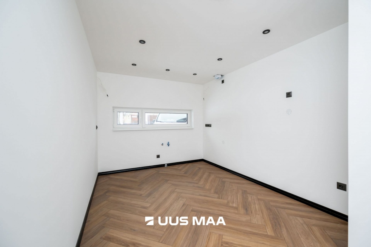 Anija vald, Kehra linn, Sõpruse väljak 12