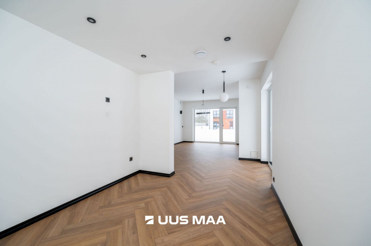 Anija vald, Kehra linn, Sõpruse väljak 12