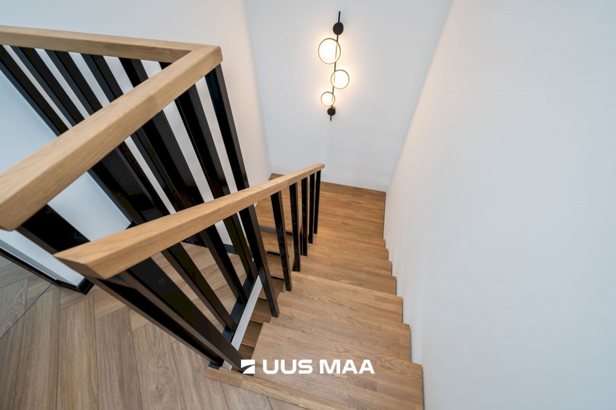 Anija vald, Kehra linn, Sõpruse väljak 12