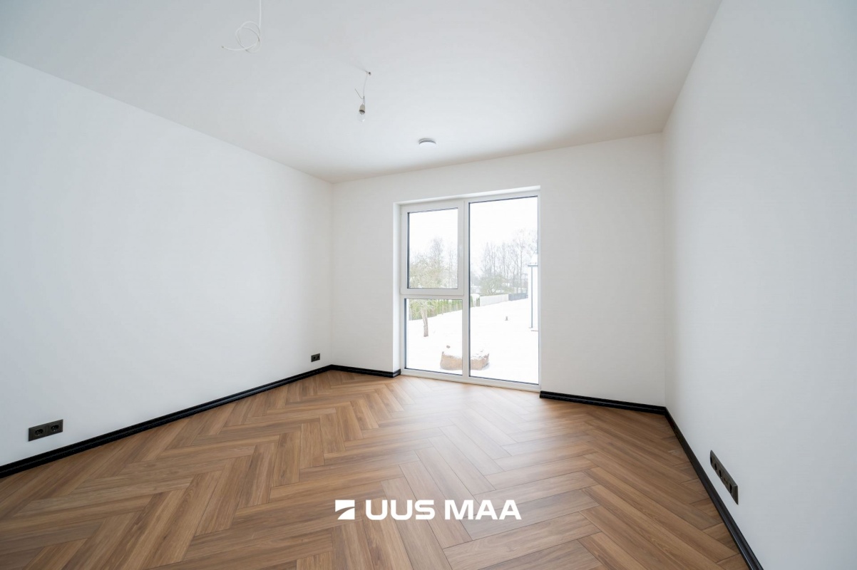 Anija vald, Kehra linn, Sõpruse väljak 12