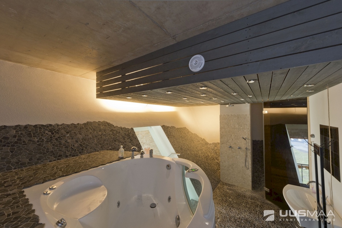 Tallinn, Kesklinna linnaosa, Tartu mnt 84a