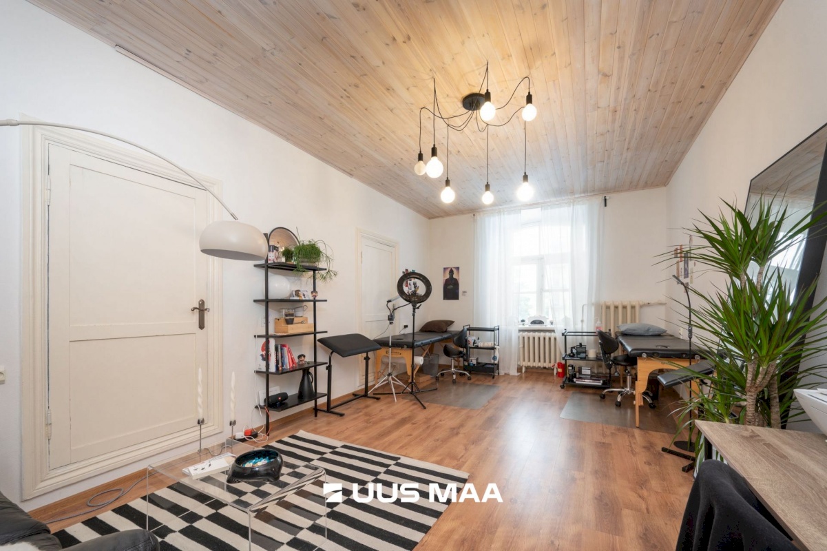 Tallinn, Kesklinna linnaosa, Kitseküla, Pärnu mnt 102