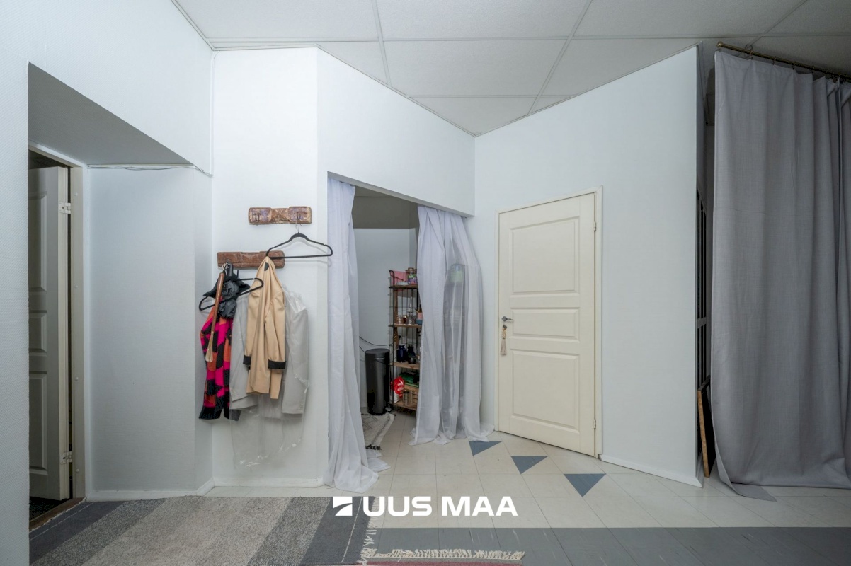 Tallinn, Kesklinna linnaosa, Kitseküla, Pärnu mnt 102