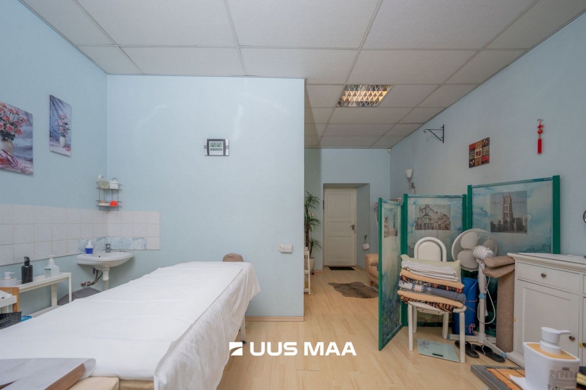 Tallinn, Kesklinna linnaosa, Kitseküla, Pärnu mnt 102