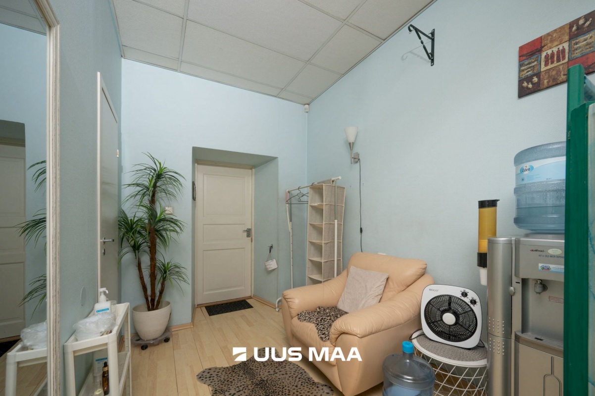 Tallinn, Kesklinna linnaosa, Kitseküla, Pärnu mnt 102