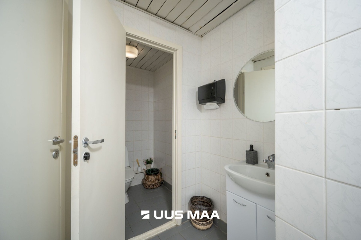 Tallinn, Kesklinna linnaosa, Kitseküla, Pärnu mnt 102