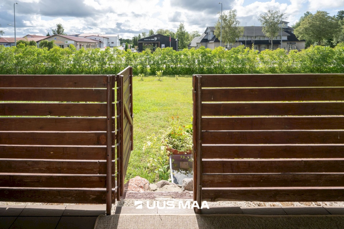 Hiiumaa vald, Kärdla linn, Heltermaa mnt 15