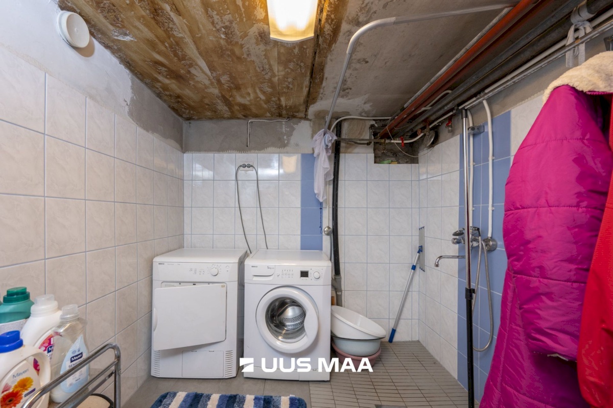 Hiiumaa vald, Kärdla linn, Heltermaa mnt 15