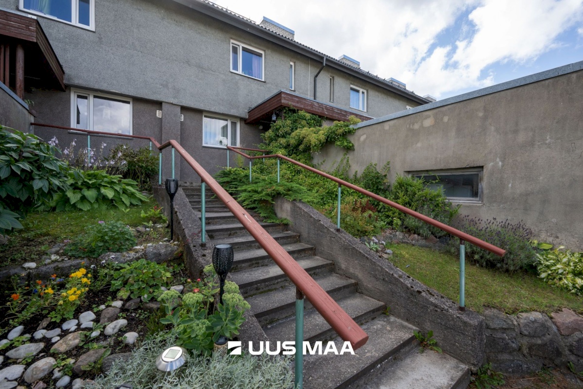 Hiiumaa vald, Kärdla linn, Heltermaa mnt 15