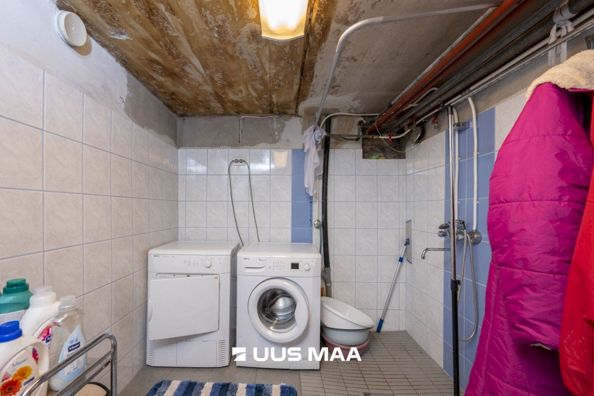 Hiiumaa vald, Kärdla linn, Heltermaa mnt 15