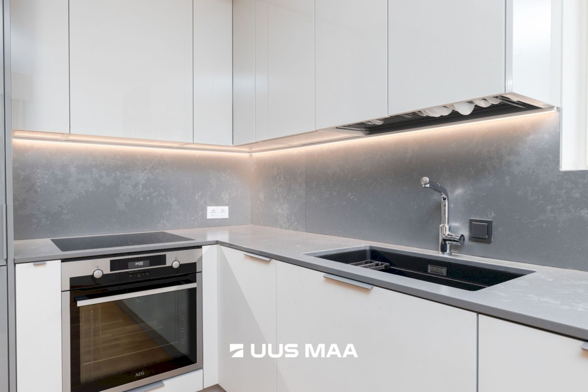 Tallinn, Kesklinna linnaosa, Sadama, Lüüsi 4