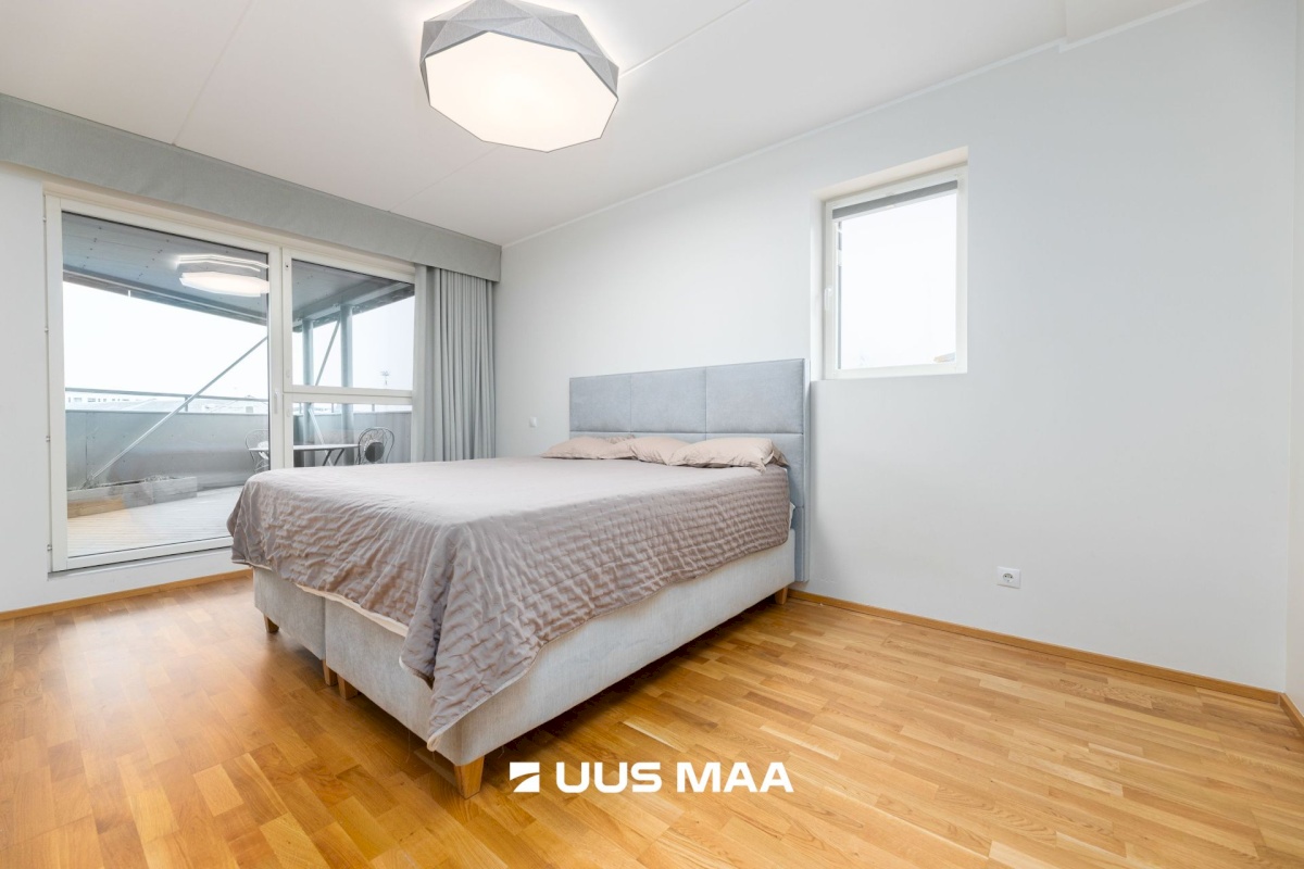 Tallinn, Kesklinna linnaosa, Sadama, Lüüsi 4