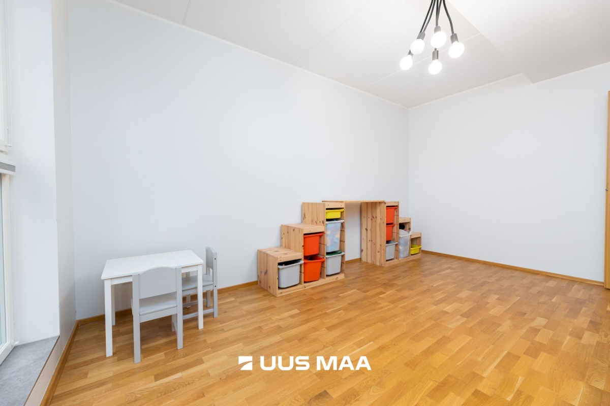 Tallinn, Kesklinna linnaosa, Sadama, Lüüsi 4