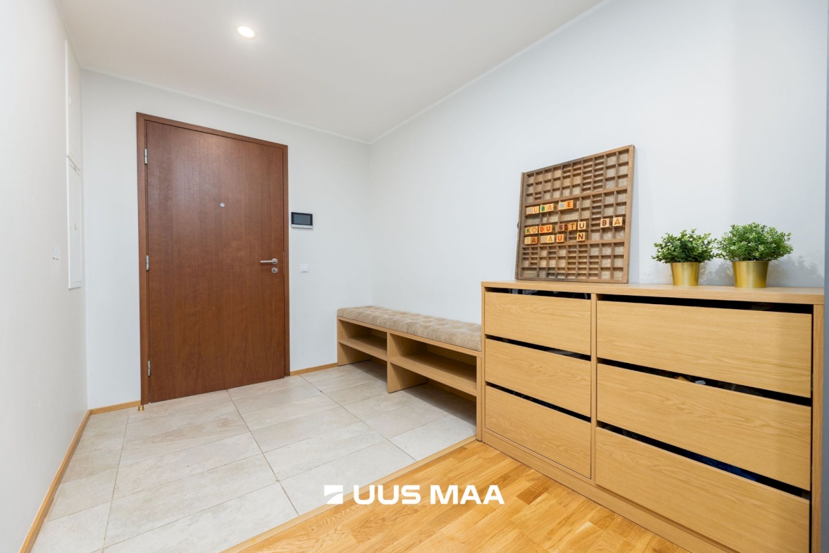 Tallinn, Kesklinna linnaosa, Sadama, Lüüsi 4