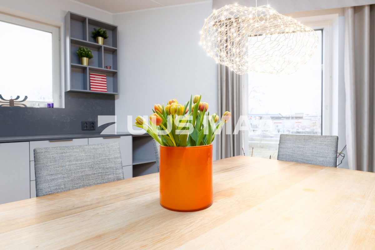 Tallinn, Kesklinna linnaosa, Sadama, Lüüsi 4