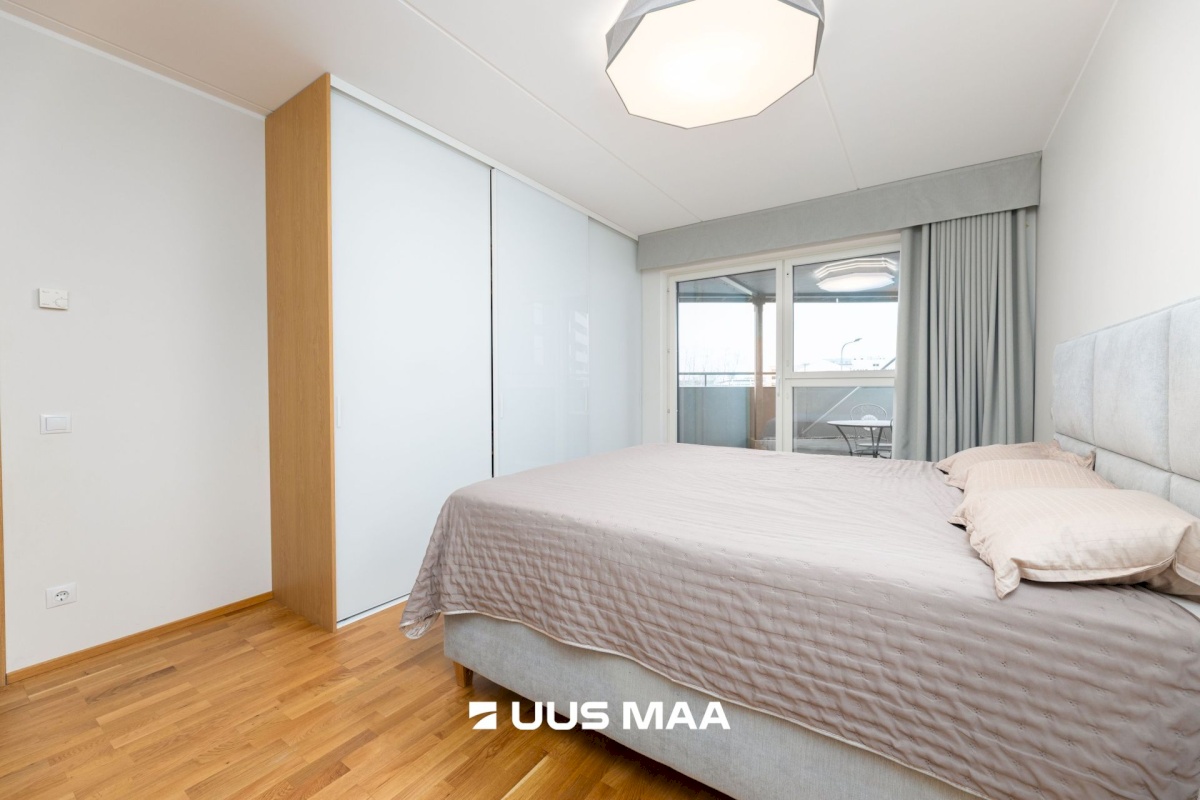 Tallinn, Kesklinna linnaosa, Sadama, Lüüsi 4