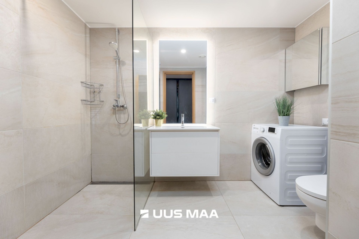 Tallinn, Kesklinna linnaosa, Sadama, Lüüsi 4