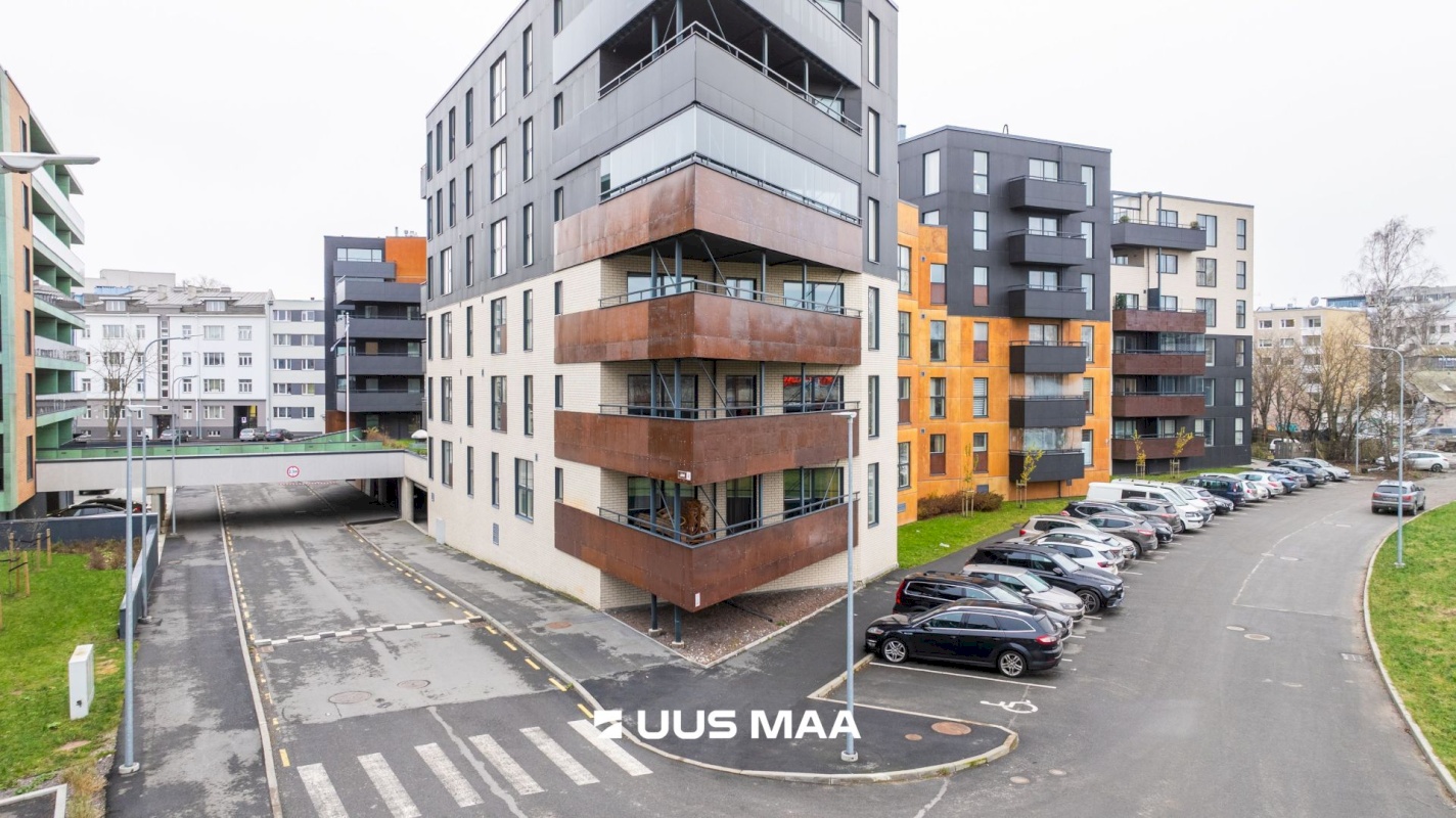 Tallinn, Kesklinna linnaosa, Sadama, Lüüsi 4