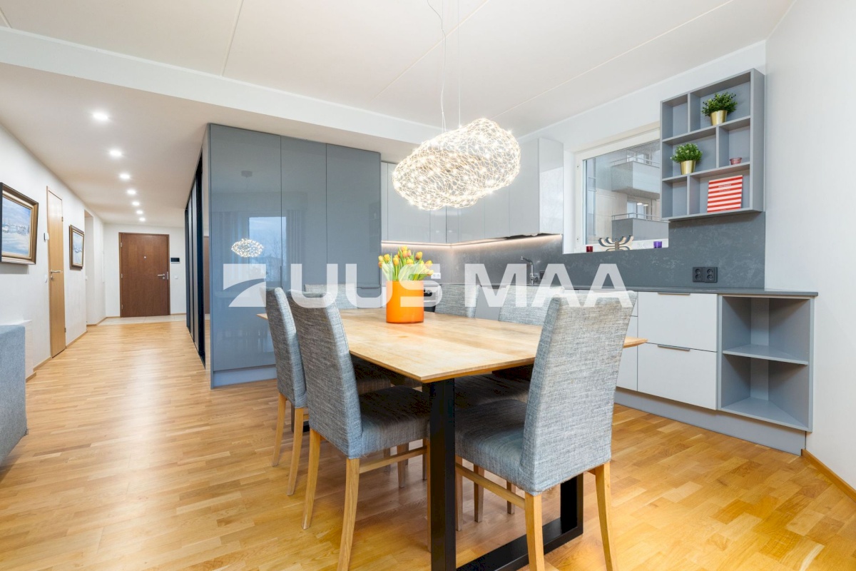 Tallinn, Kesklinna linnaosa, Sadama, Lüüsi 4