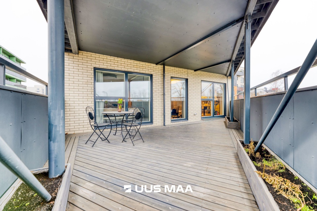 Tallinn, Kesklinna linnaosa, Sadama, Lüüsi 4