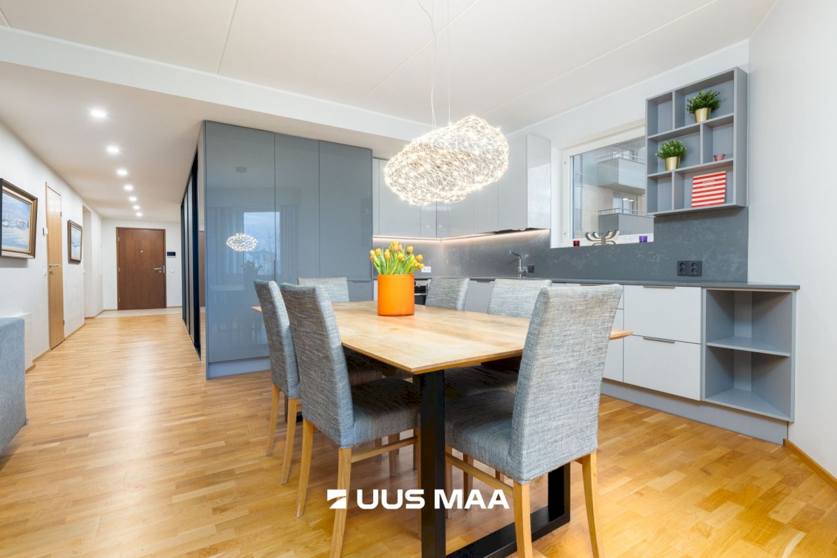 Tallinn, Kesklinna linnaosa, Sadama, Lüüsi 4