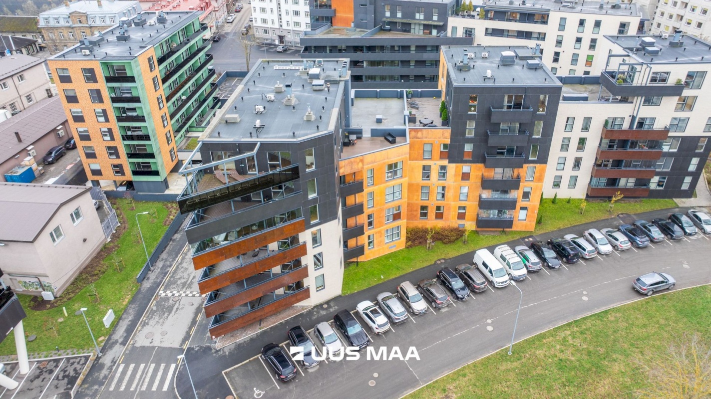 Tallinn, Kesklinna linnaosa, Sadama, Lüüsi 4