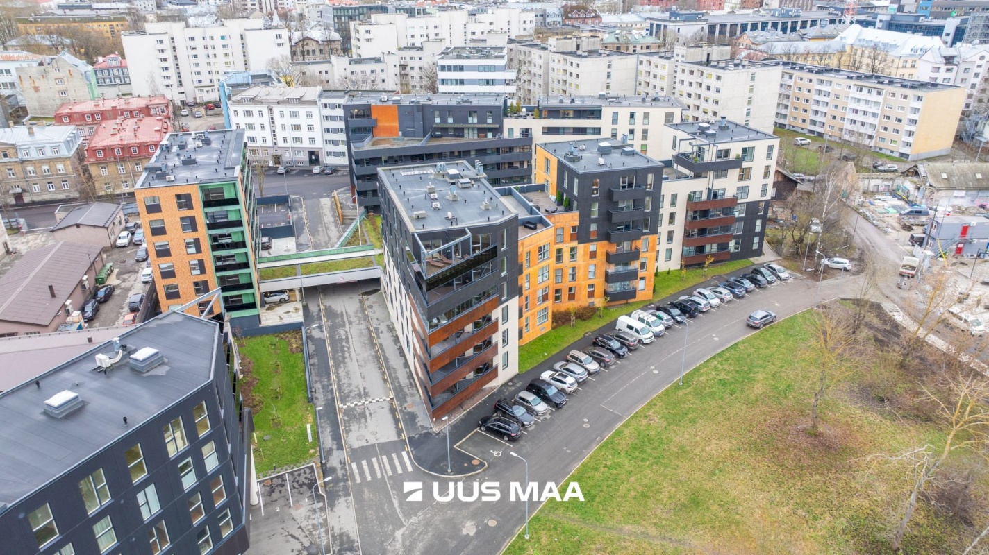 Tallinn, Kesklinna linnaosa, Sadama, Lüüsi 4