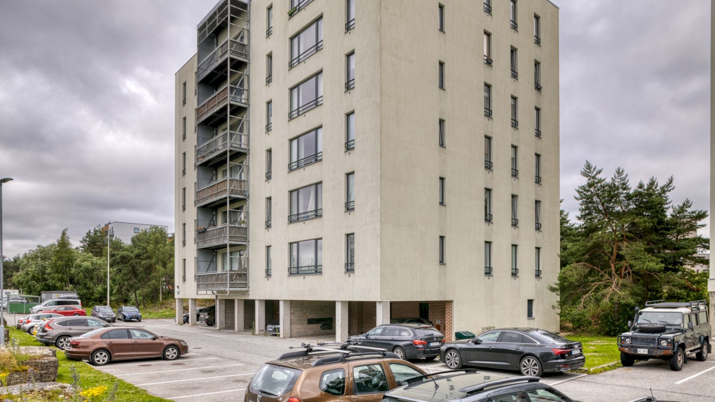 Tallinn, Mustamäe linnaosa, Kadaka pst 169b