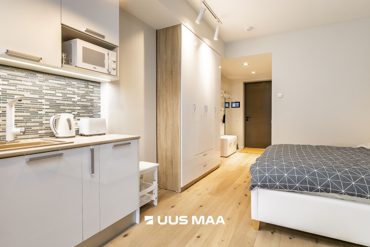 Tallinn, Kesklinna linnaosa, Pärnu mnt 33